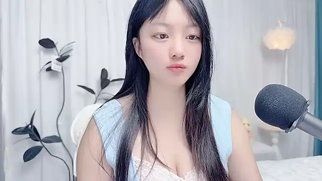 Winnie666999 即時 XXX 聊天