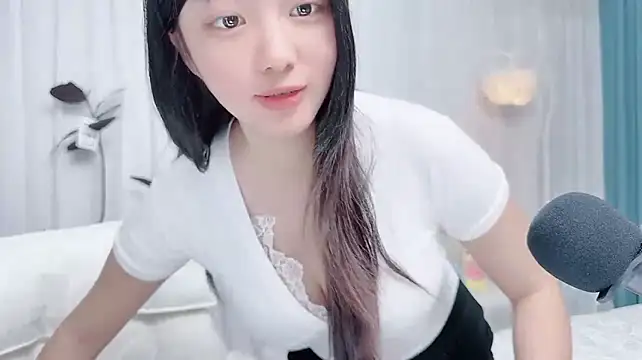 Winnie666999 即時 XXX 聊天