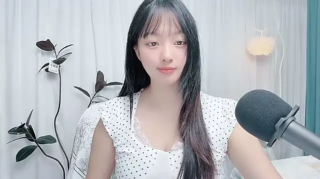 Winnie666999 现场XXX聊天