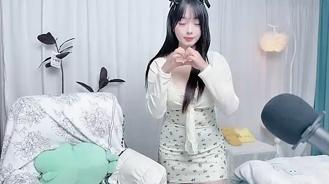 Winnie666999 Adlı Modelin Canlı XXX Sohbeti