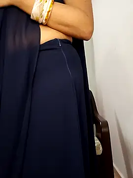 o_yes_bhabhi's Live XXX Chat