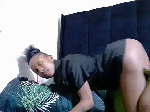 creamyslender23 live XXX chat