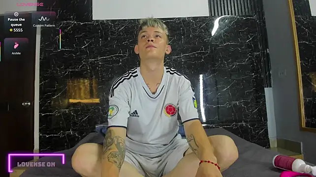 Show modela Robinlion91 na web-kameri