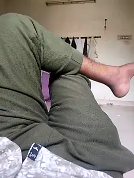 הופעת וובקאם של tamil_boy_anytime