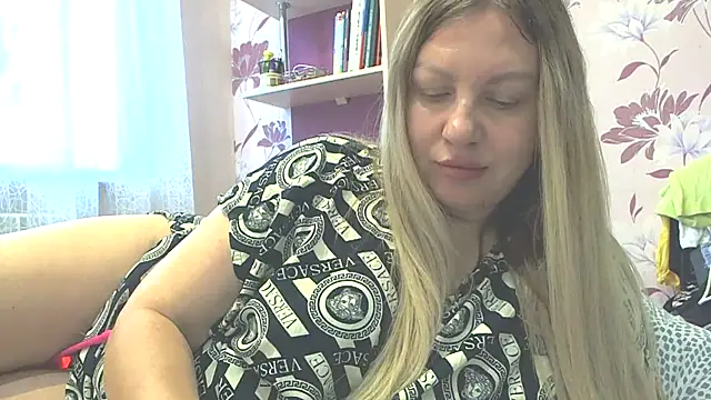 Show modela AmaandaSexyHotAss69 na web-kameri