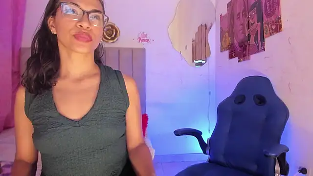 Chat +18 de stacyfoxxx ao vivo