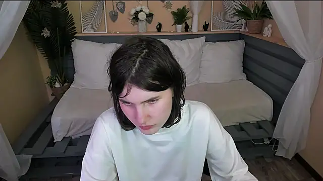 Онлайн чат XXX NoriMoore