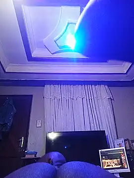 FinespunMoon47 Show in webcam