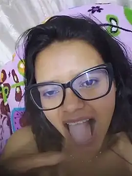 selena_foxy's Live XXX Chat