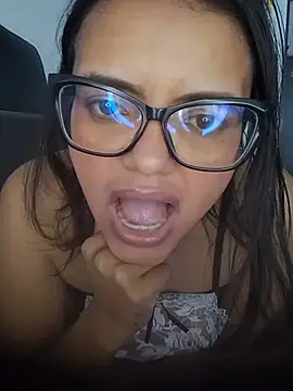 selena_foxy 即時 XXX 聊天