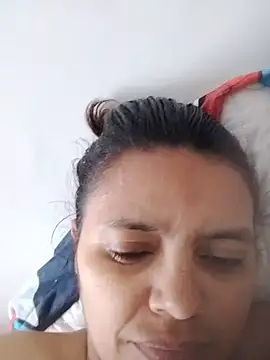 selena_foxy Adlı Modelin Canlı XXX Sohbeti