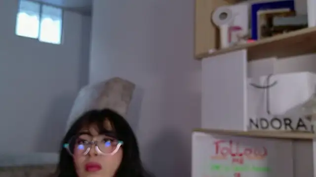 Vi_anayaa's Webcam Show