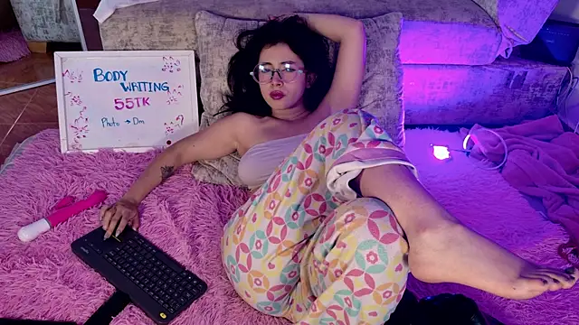 Vi_anayaa's Webcam Show