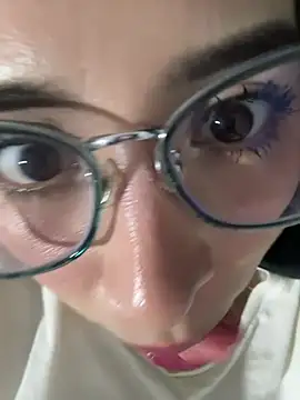 Vi_anayaa Show in webcam