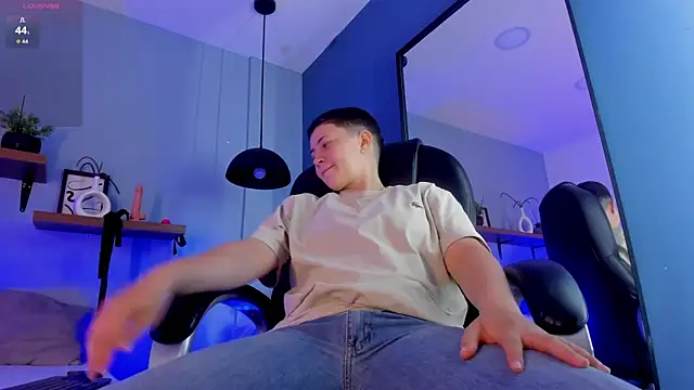 Živý XXX chat deluca_vega