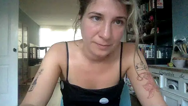 Show modela lindy94 na web-kameri