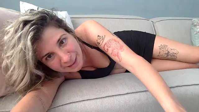 lindy94 Show in webcam