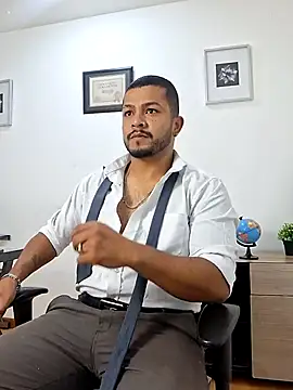 Pokazy przed kamerką – BrunoSilva_