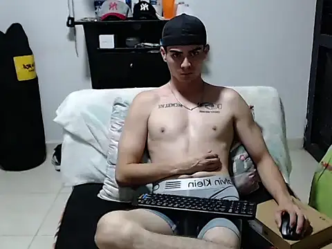 Zac_Efront Adlı Modelin Web Kamerası Şovu