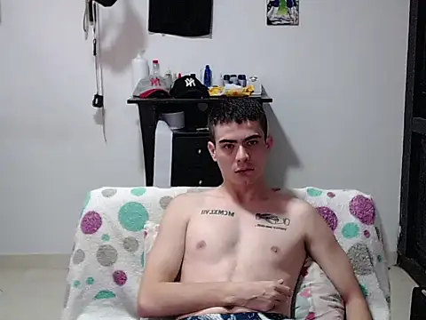 Zac_Efront Webcam show