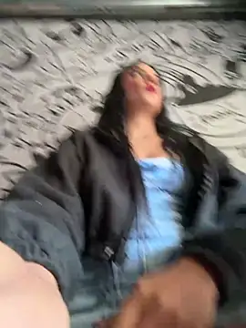 Chat +18 de LilacNoir ao vivo