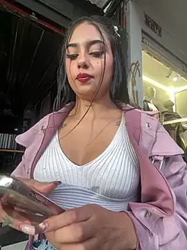 LilacNoirn Webbikameraesitys