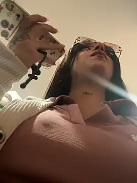 Živá chatovací místnost LilacNoir