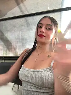 Chat XXX en directo de LilacNoir