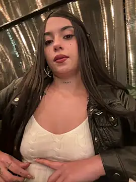 LilacNoir Chat XXX in diretta