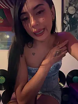 LilacNoir Live XXX Chat