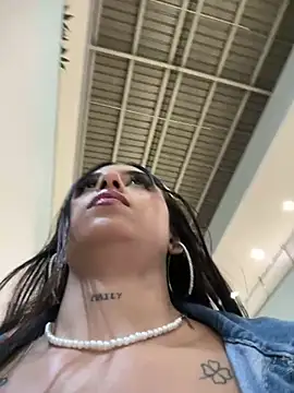LilacNoir Chat XXX in diretta