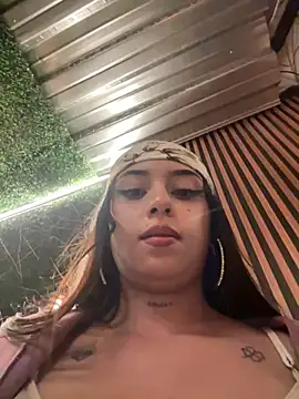 LilacNoir's Live XXX Chat