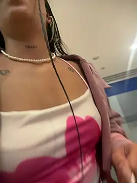 LilacNoirのライブXXXチャット
