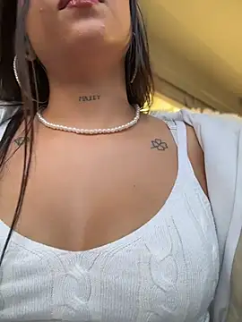 LilacNoir's Live XXX Chat
