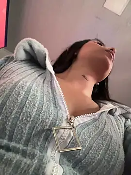 LilacNoir Chat XXX in diretta