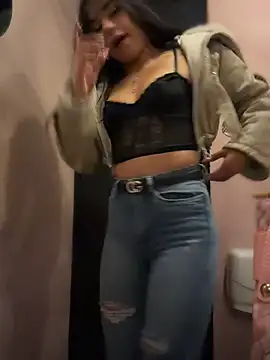 LilacNoir's Live XXX Chat