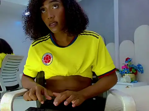 Show de bella_77_ na webcam