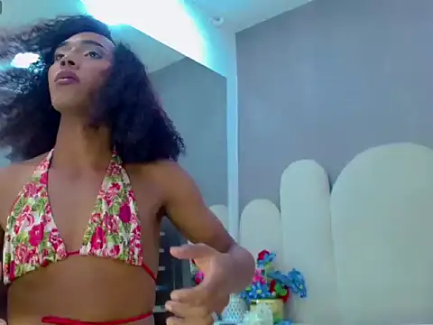 bella_77_ Show in webcam