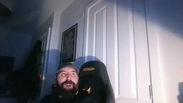 itsmeBeardyP's Webcam Show