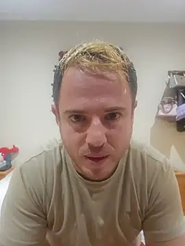 Show modela DobleTentacionvj na web-kameri