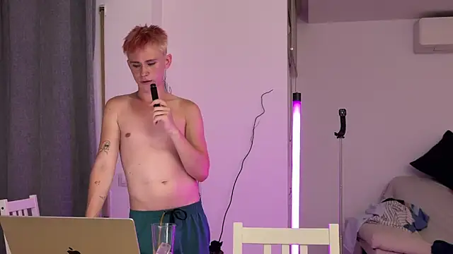 twiinknico Webcam Show