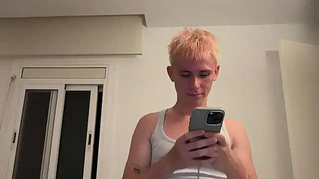 twiinknico webcam show