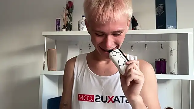 twiinknico Шоу с уебкамера