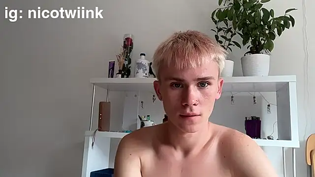 twiinknico webkamerás műsora