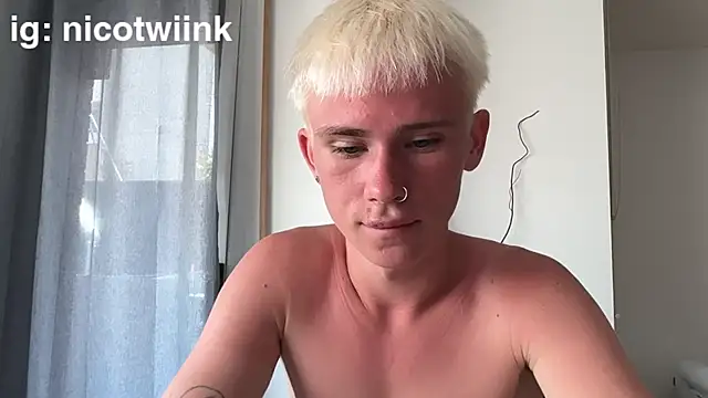 twiinknico Webcam Show