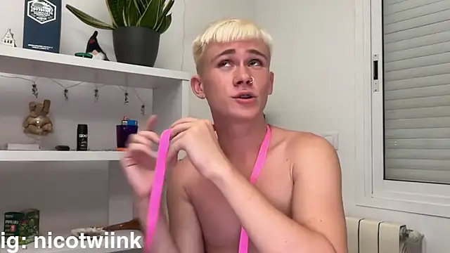 twiinknico Webcam Show