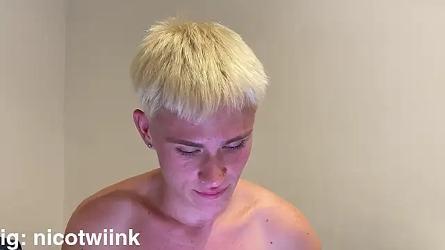 แช  ท XXX สดของ twiinknico