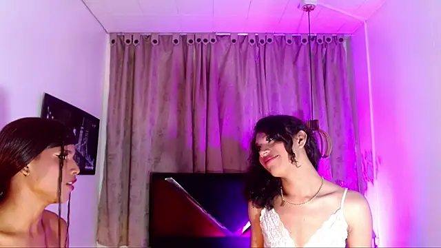 Maelys_and_ahlaiya's Webcam Show