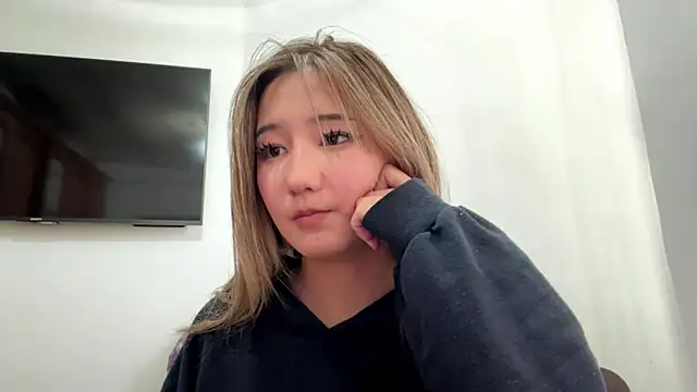 CloudyClamber – Live XXX-chat