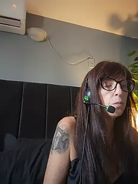 AbigailD13's Webcam Show